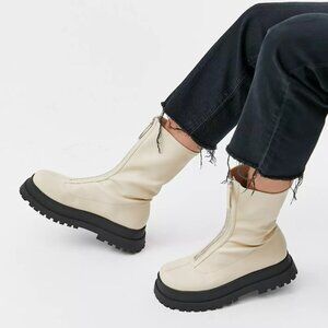 NWT Urban Outfitters Cream Zola Faux Leather Zip Chunky Platform Boot Combat 6